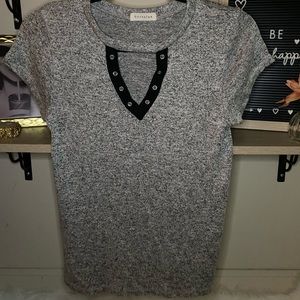 ✨Low cut V-neck top✨